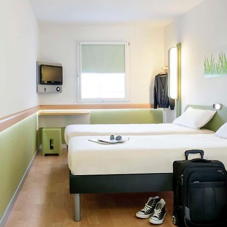 Ibis Budget Leeds Centre Crown Point Road Εξωτερικό φωτογραφία