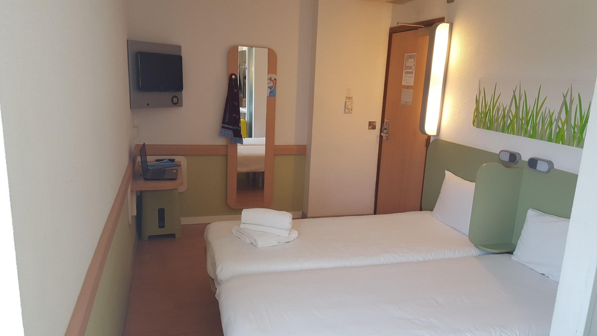 Ibis Budget Leeds Centre Crown Point Road Εξωτερικό φωτογραφία
