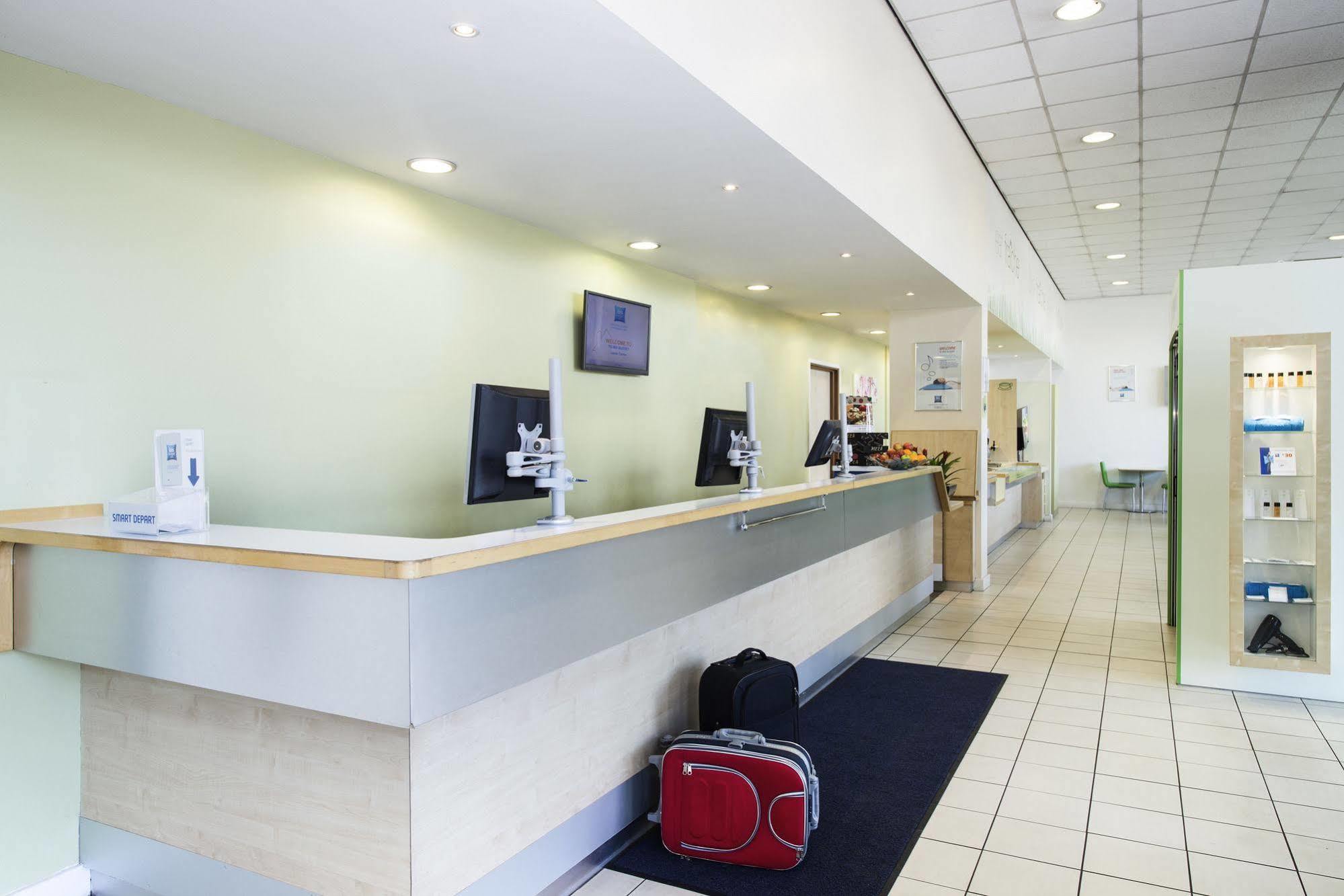 Ibis Budget Leeds Centre Crown Point Road Εξωτερικό φωτογραφία