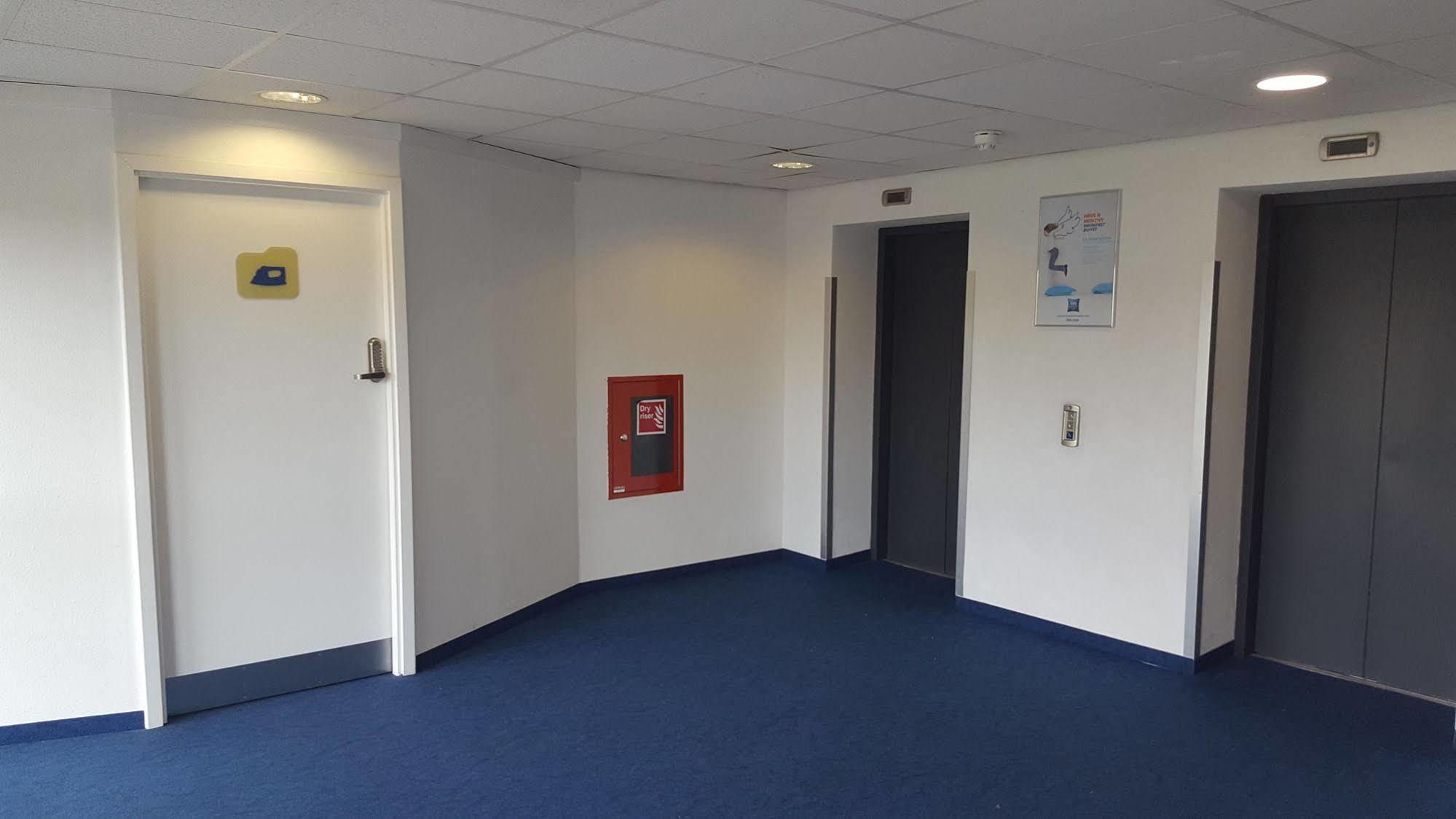 Ibis Budget Leeds Centre Crown Point Road Εξωτερικό φωτογραφία