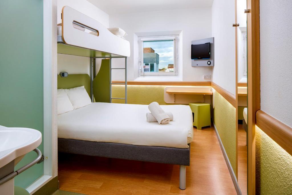 Ibis Budget Leeds Centre Crown Point Road Εξωτερικό φωτογραφία