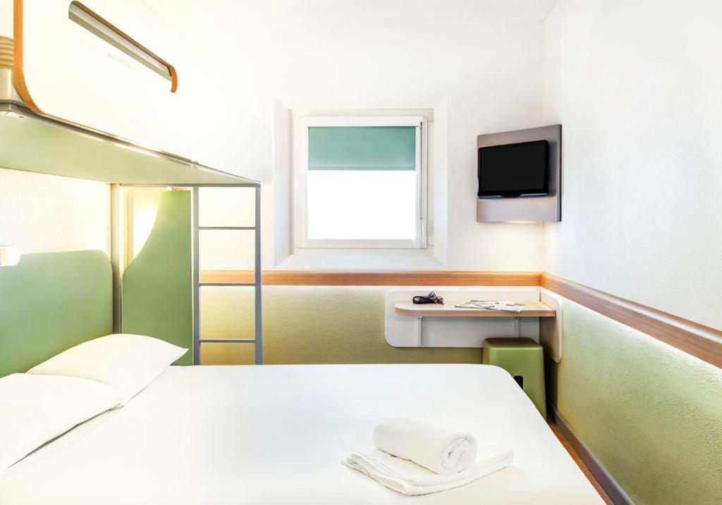 Ibis Budget Leeds Centre Crown Point Road Εξωτερικό φωτογραφία